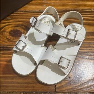 LIKE NEW Girls Footmates WHITE Sandals Size 12